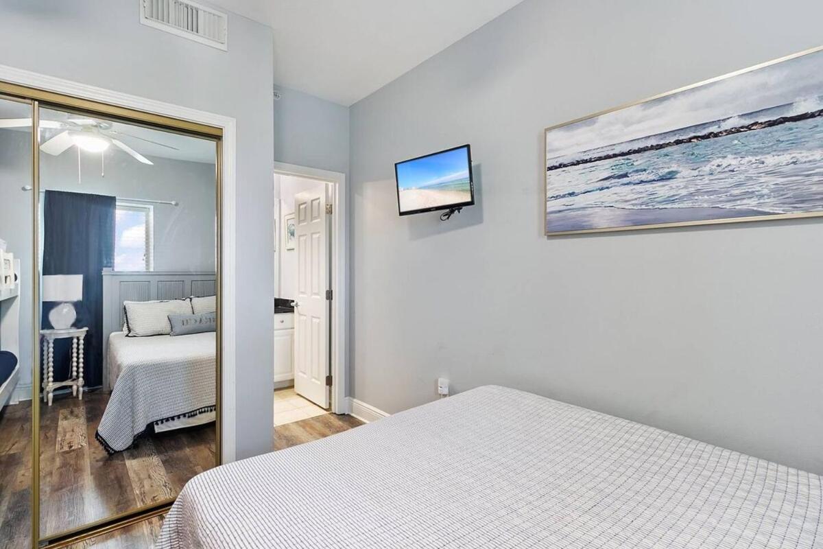 Apartment 19th Floor East Corner At San Carlos On The In *