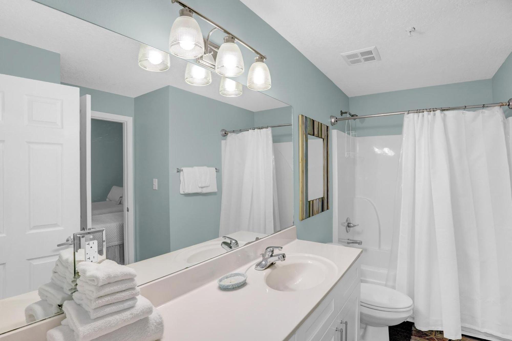 Crystal Shores 604 Holiday home