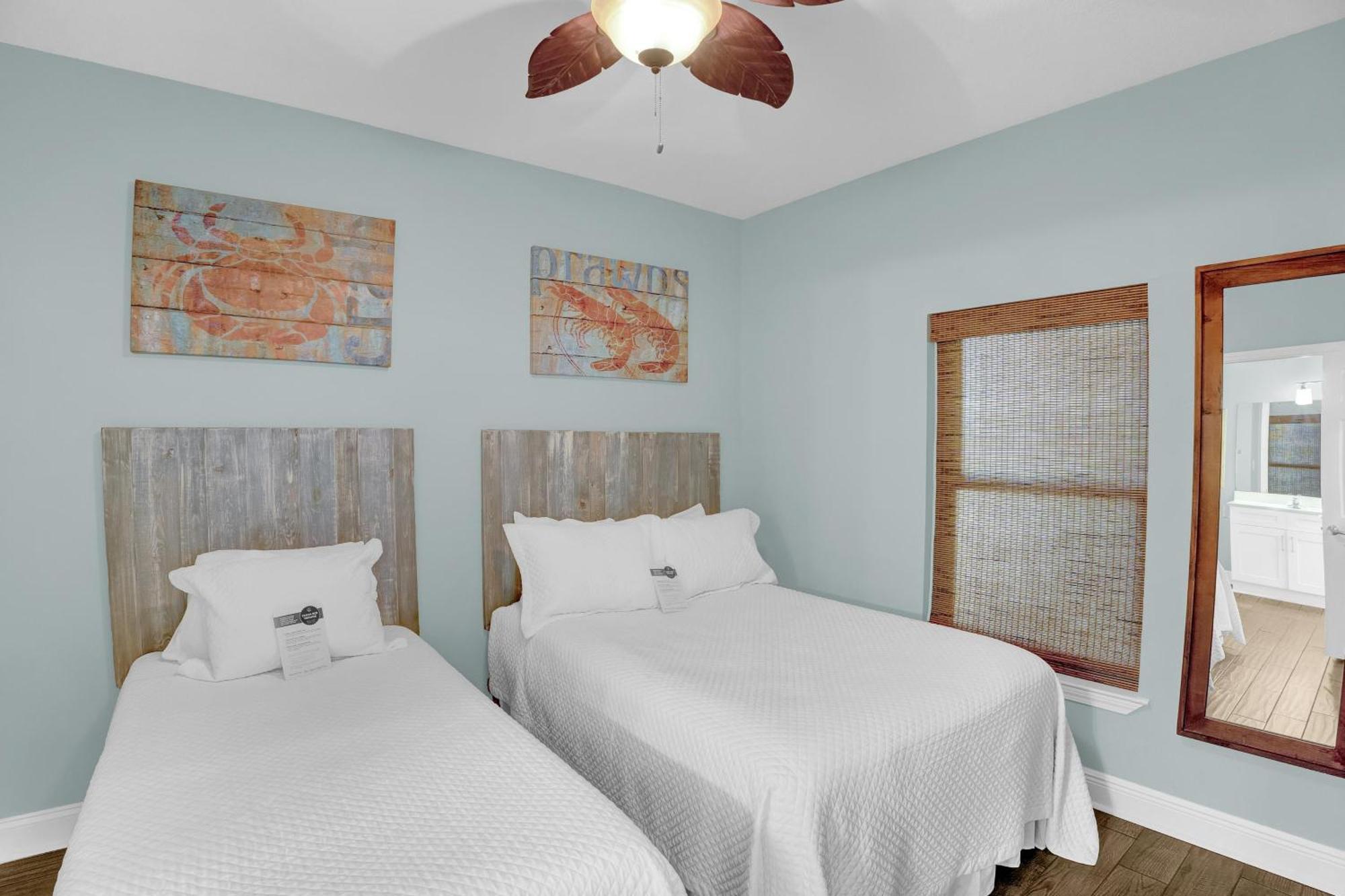 Crystal Shores 604 *
