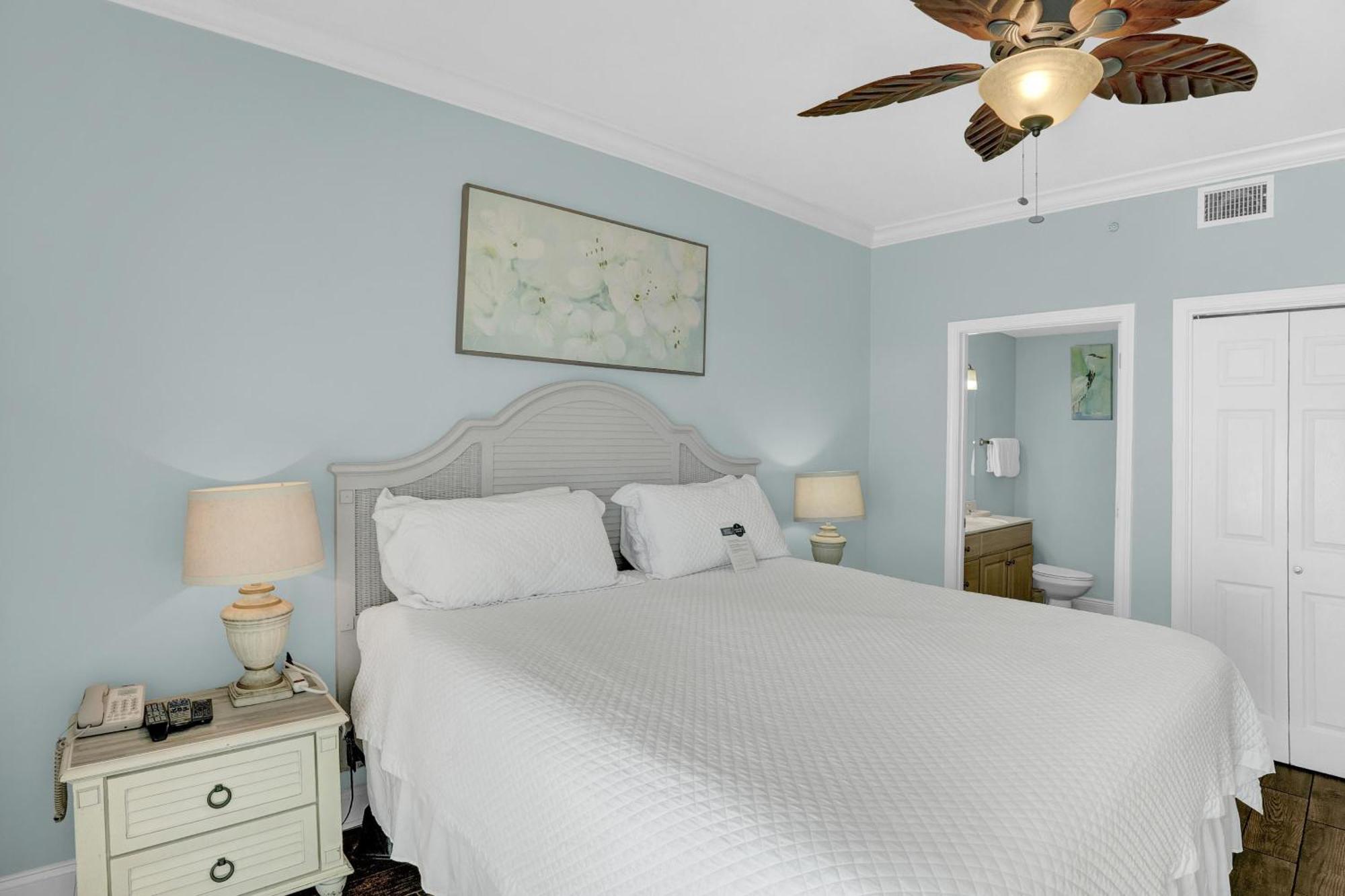 Crystal Shores 604 Holiday home