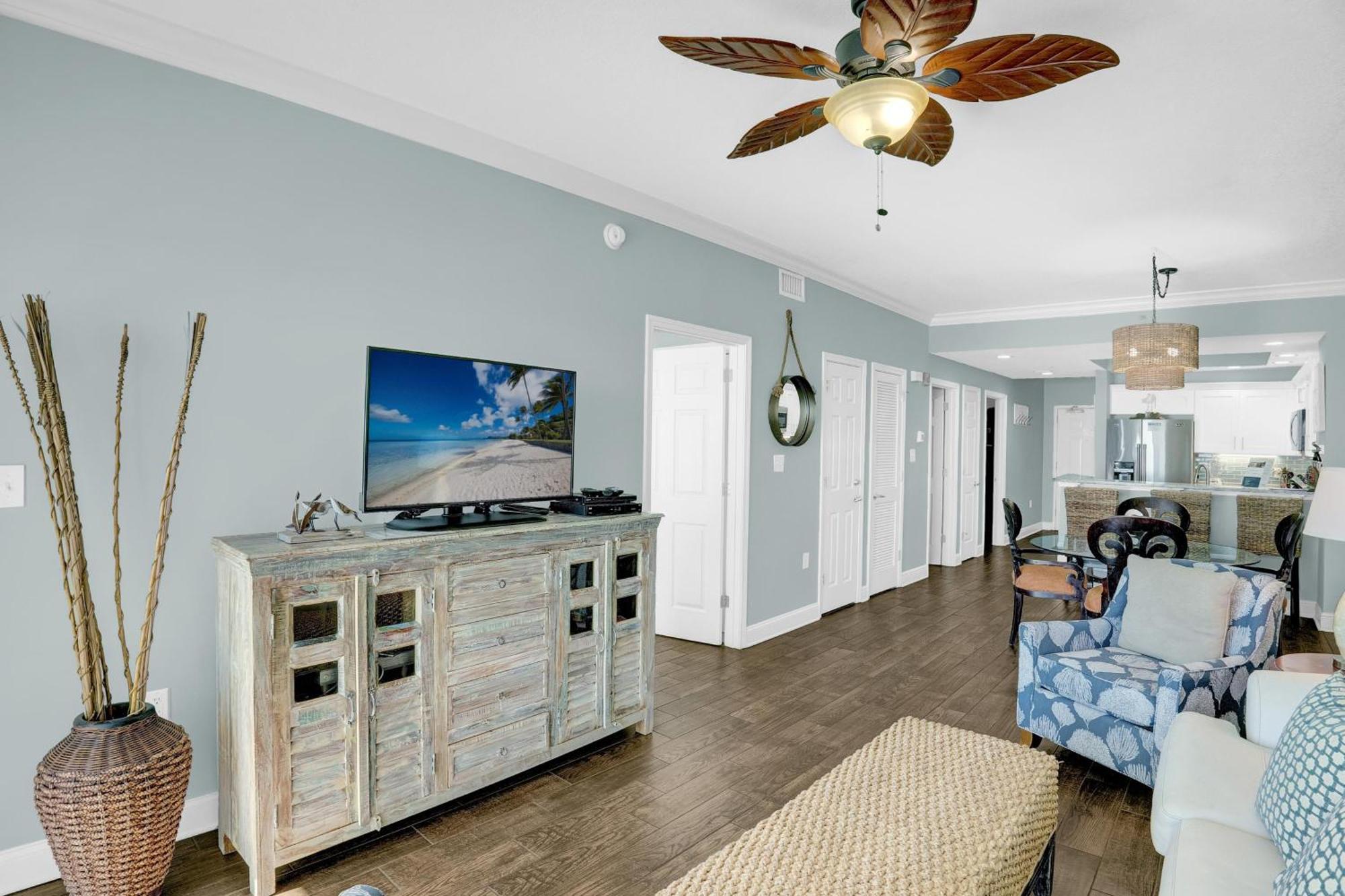 Crystal Shores 604 Holiday home