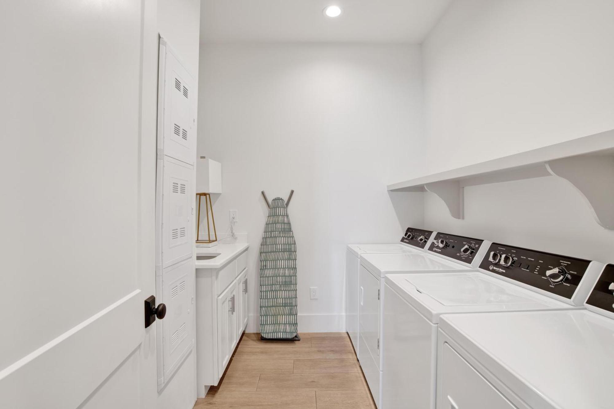 Seaside West 12 Bdrm, 11,5 Bath, Private Pools, Sleeps 36 Gulf Shores