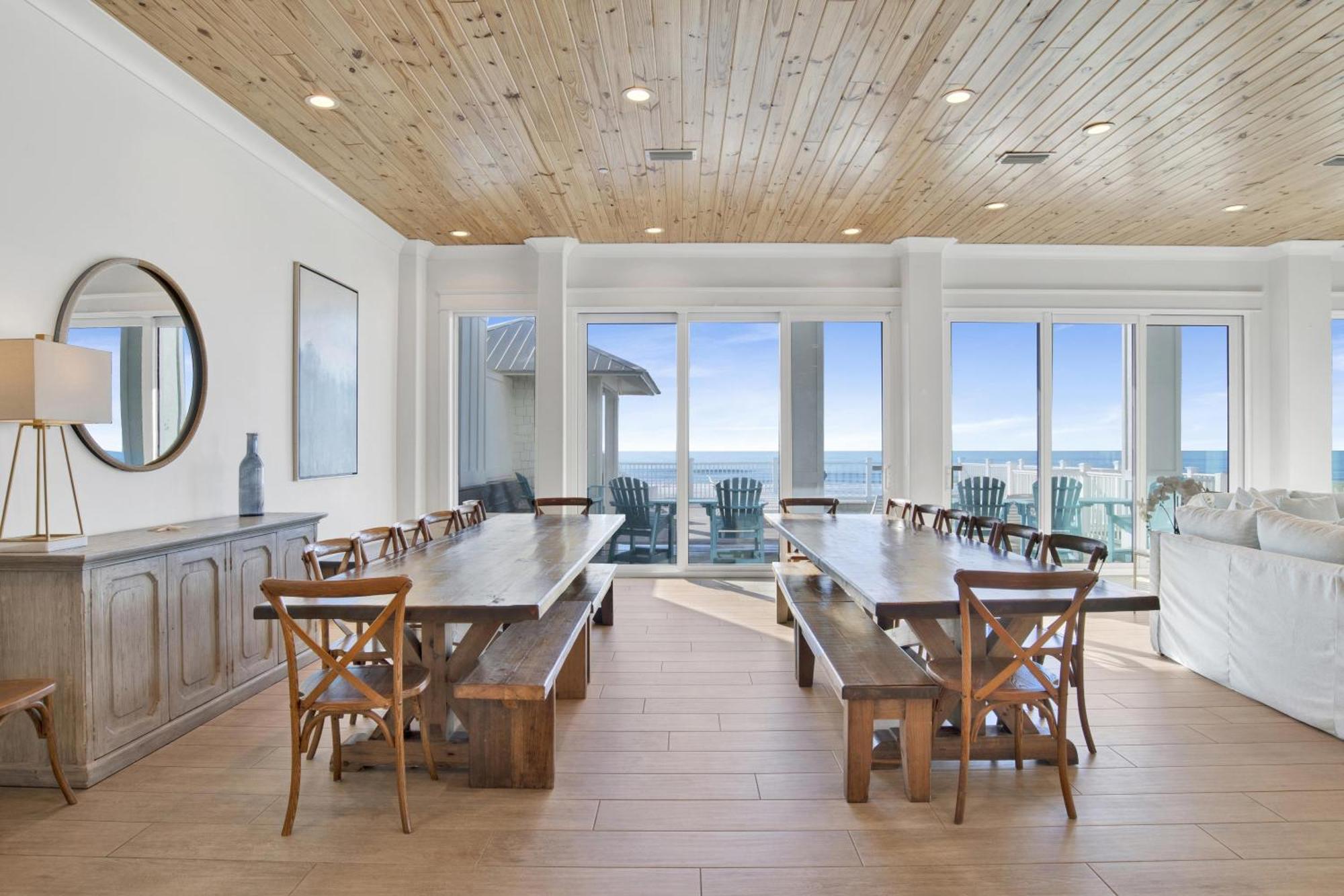 Seaside West 12 Bdrm, 11,5 Bath, Private Pools, Sleeps 36 Holiday home