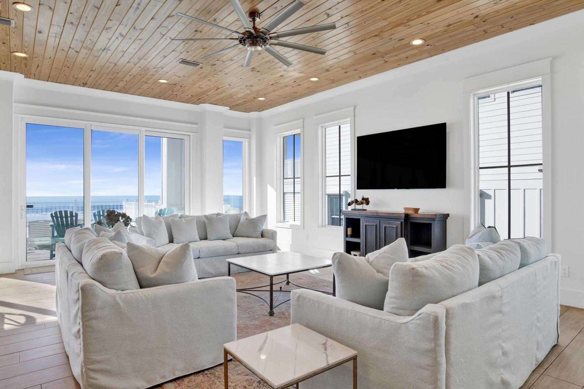 Seaside West 12 Bdrm, 11,5 Bath, Private Pools, Sleeps 36 Holiday home