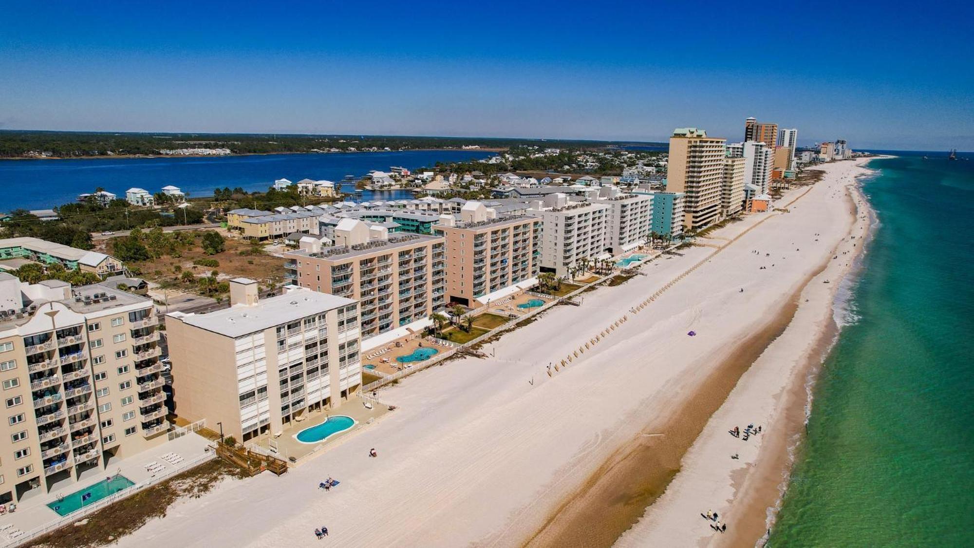 Edgewater 62 *