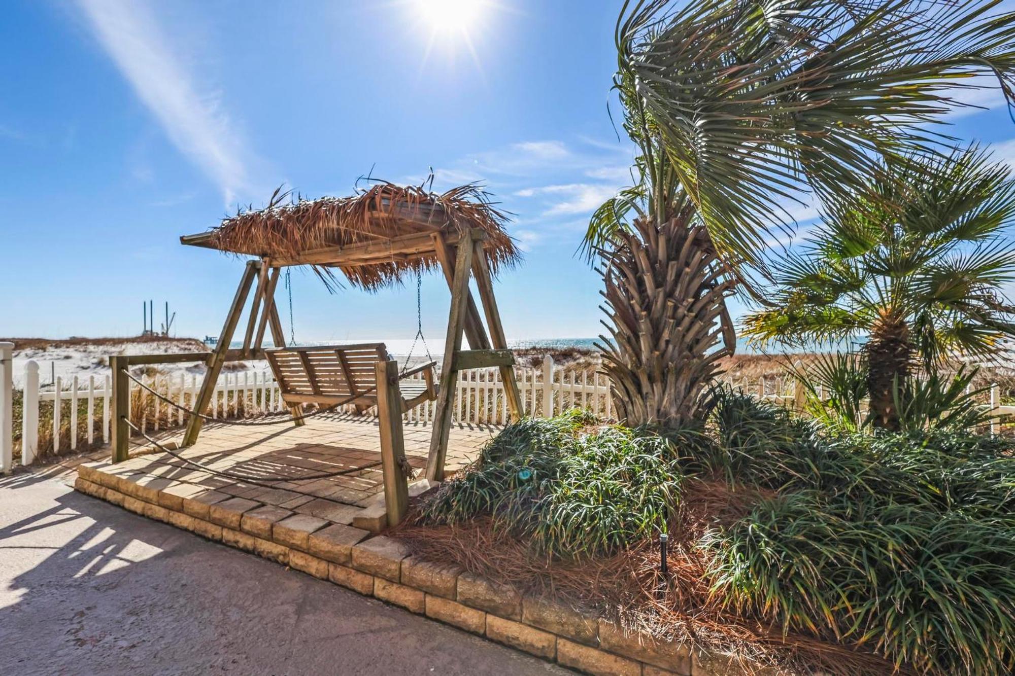 Royal Palms 705