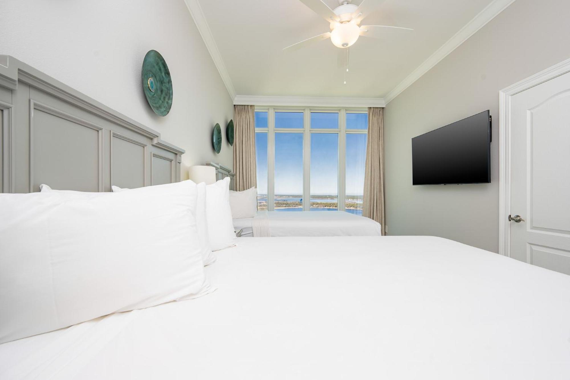 Phoenix Gulf Towers 2401