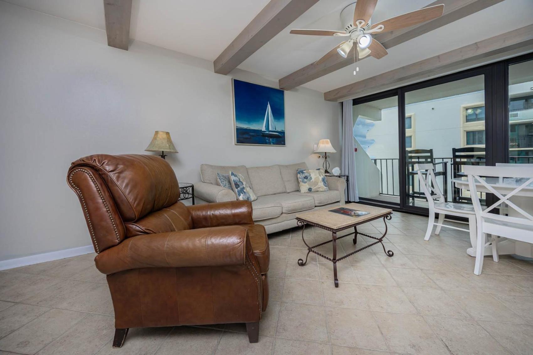 Island Winds East 610