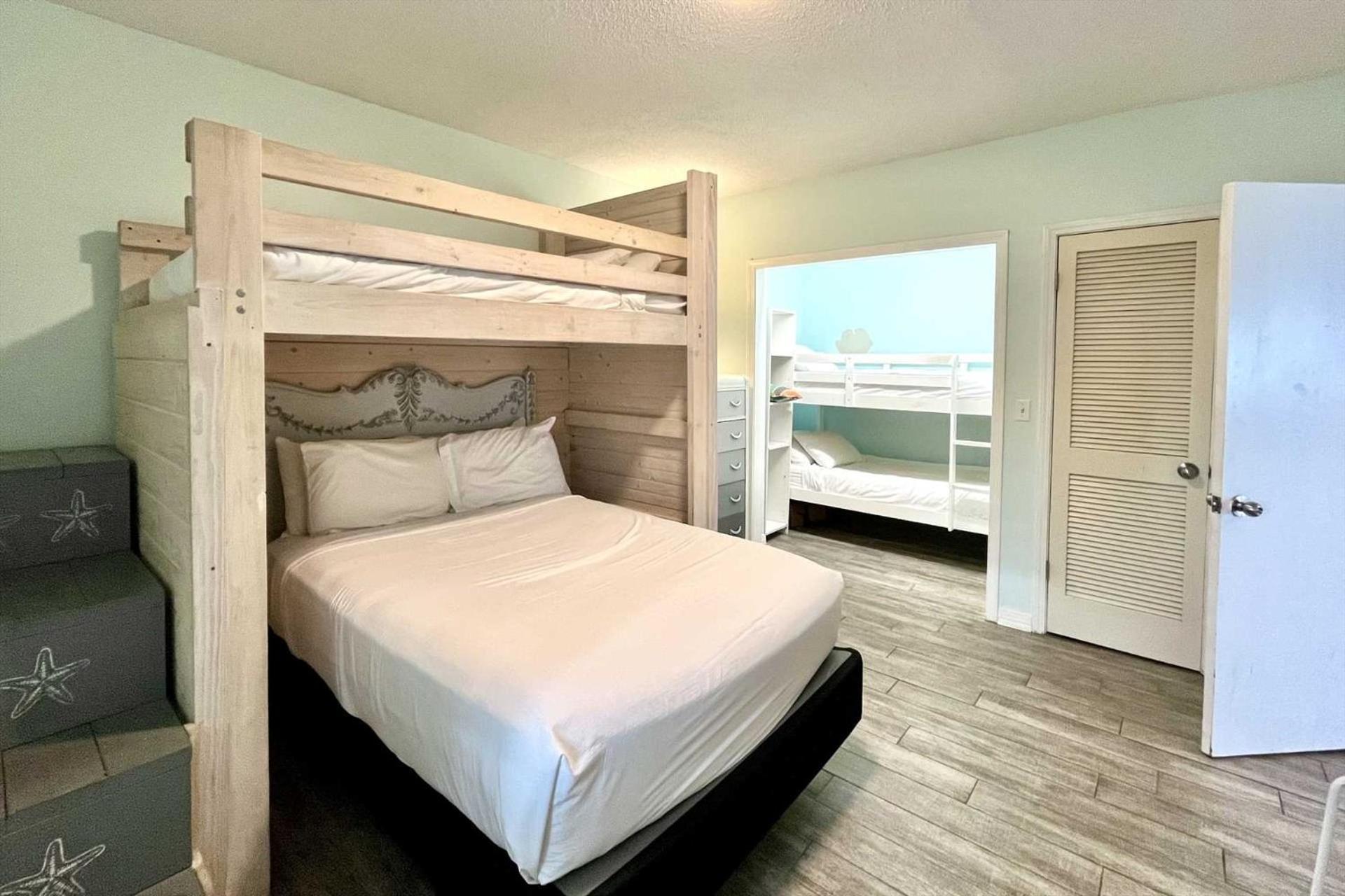 Tropical Winds 304 Apartment