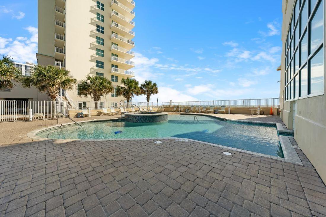 Holiday home Crystal Shores West 704