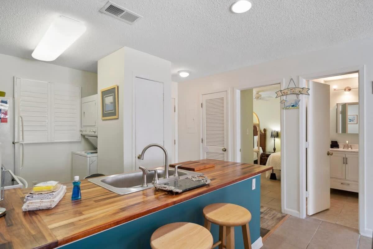 Romar 108 By Current Tides Vacation Holiday home