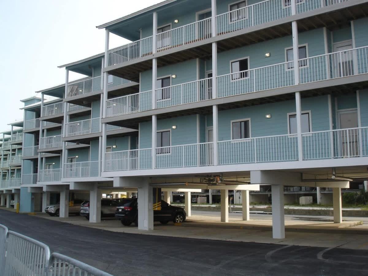Romar 108 By Current Tides Vacation Holiday home