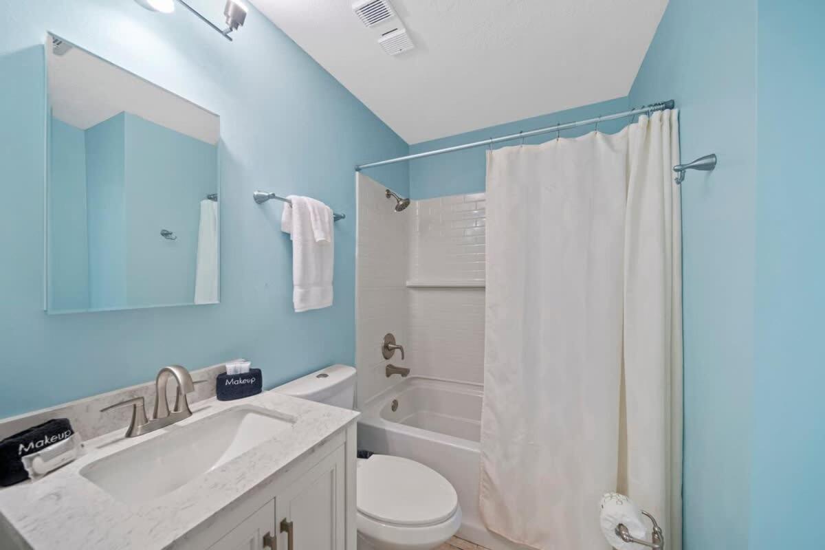 Romar 108 By Current Tides Vacation Holiday home *
