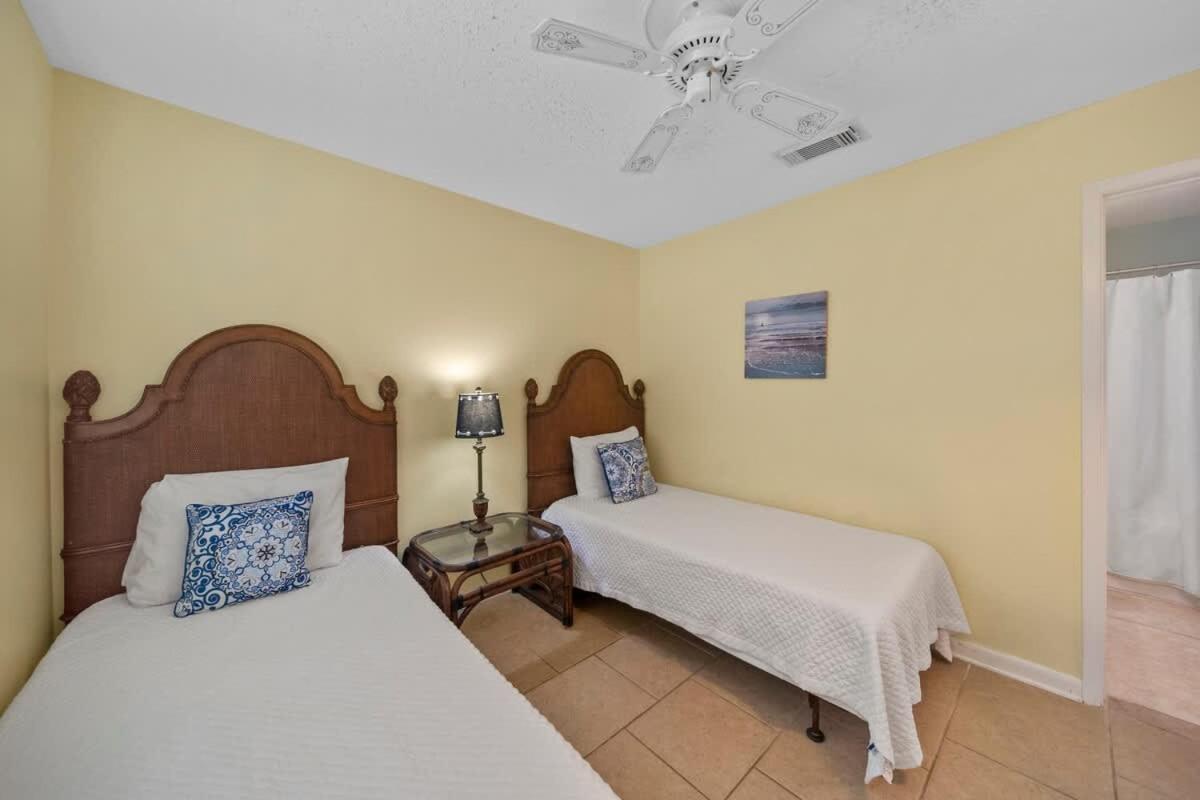 Romar 108 By Current Tides Vacation Holiday home