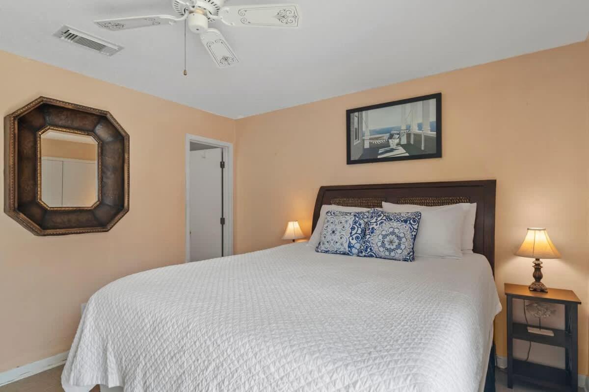 Romar 108 By Current Tides Vacation Holiday home *