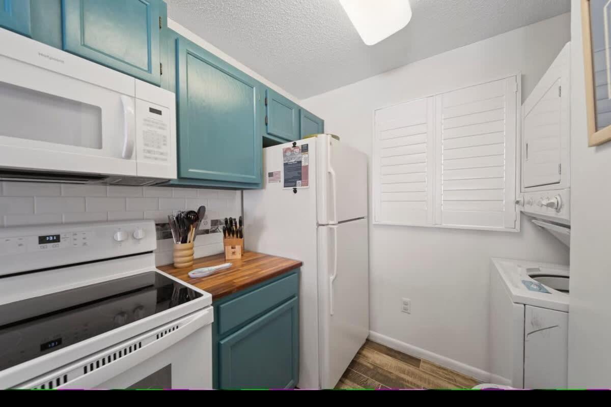 Romar 108 By Current Tides Vacation Holiday home