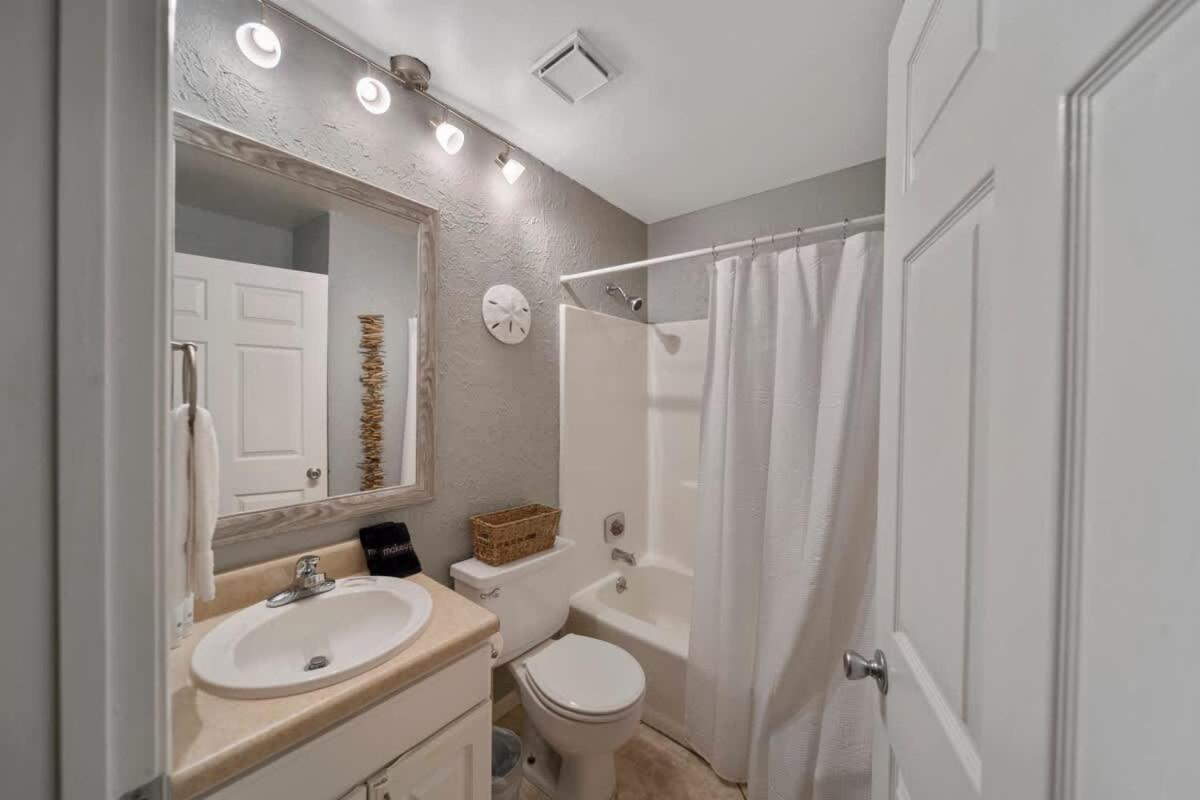 Romar 313 By Current Tides Vacation Holiday home *
