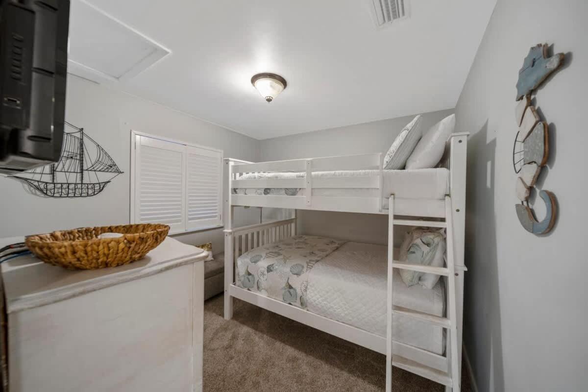 Romar 313 By Current Tides Vacation Holiday home Gulf Shores