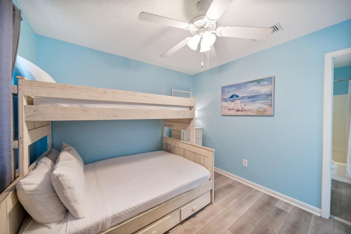 Romar 310 By Current Tides Vacation Holiday home