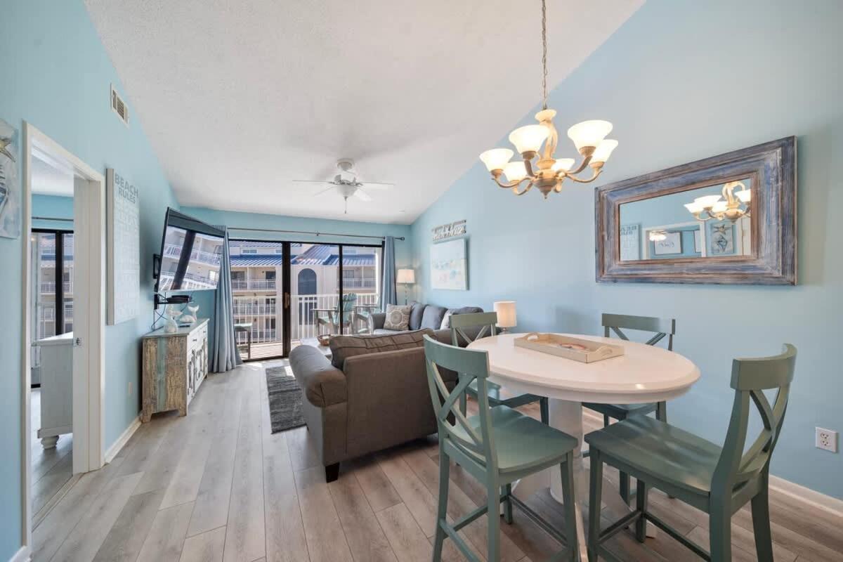 Romar 310 By Current Tides Vacation Holiday home