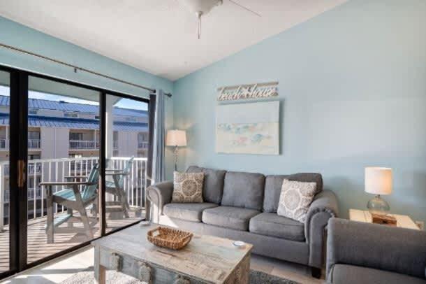 Romar 310 By Current Tides Vacation Holiday home
