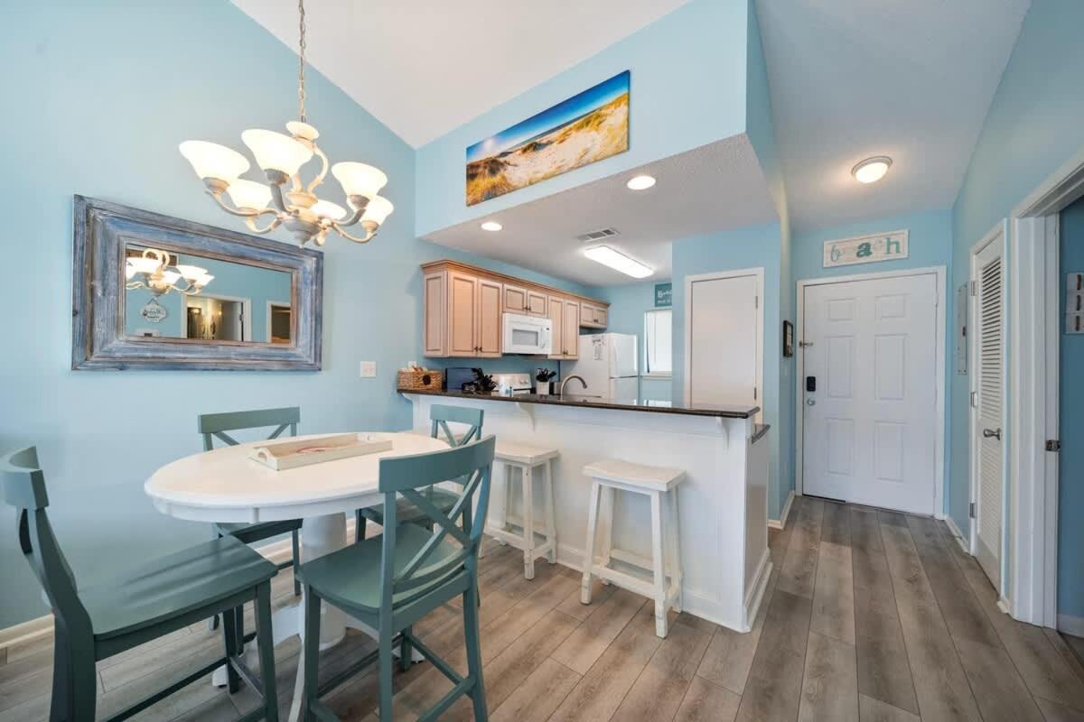 Romar 310 By Current Tides Vacation Holiday home