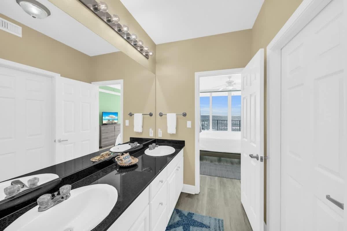 San Carlos 703 By Current Tides Vacation Holiday home *