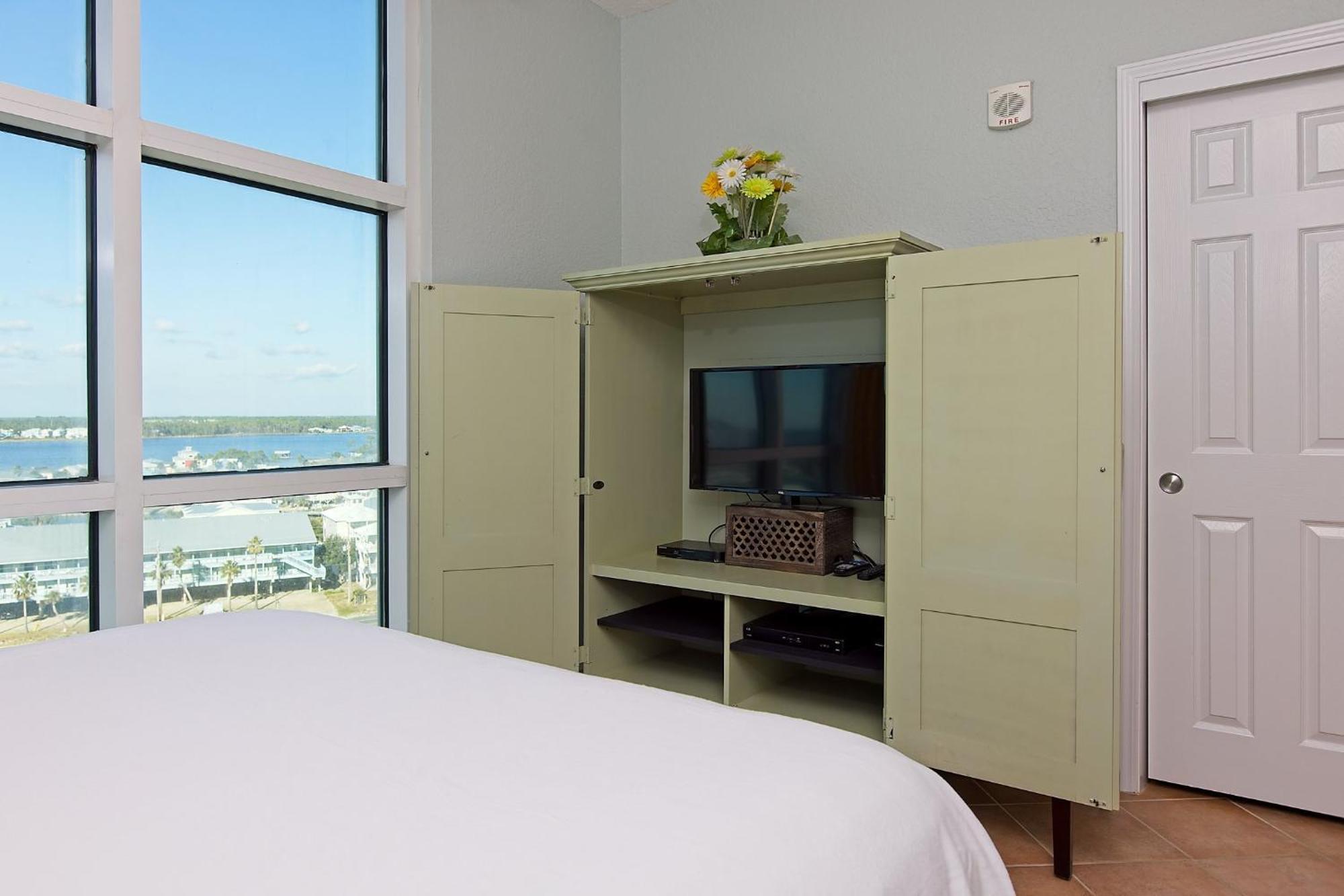 Holiday home Crystal Shores West 501
