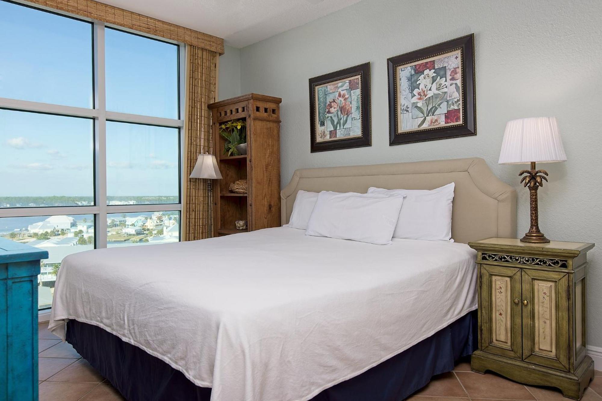 Crystal Shores West 501 Holiday home