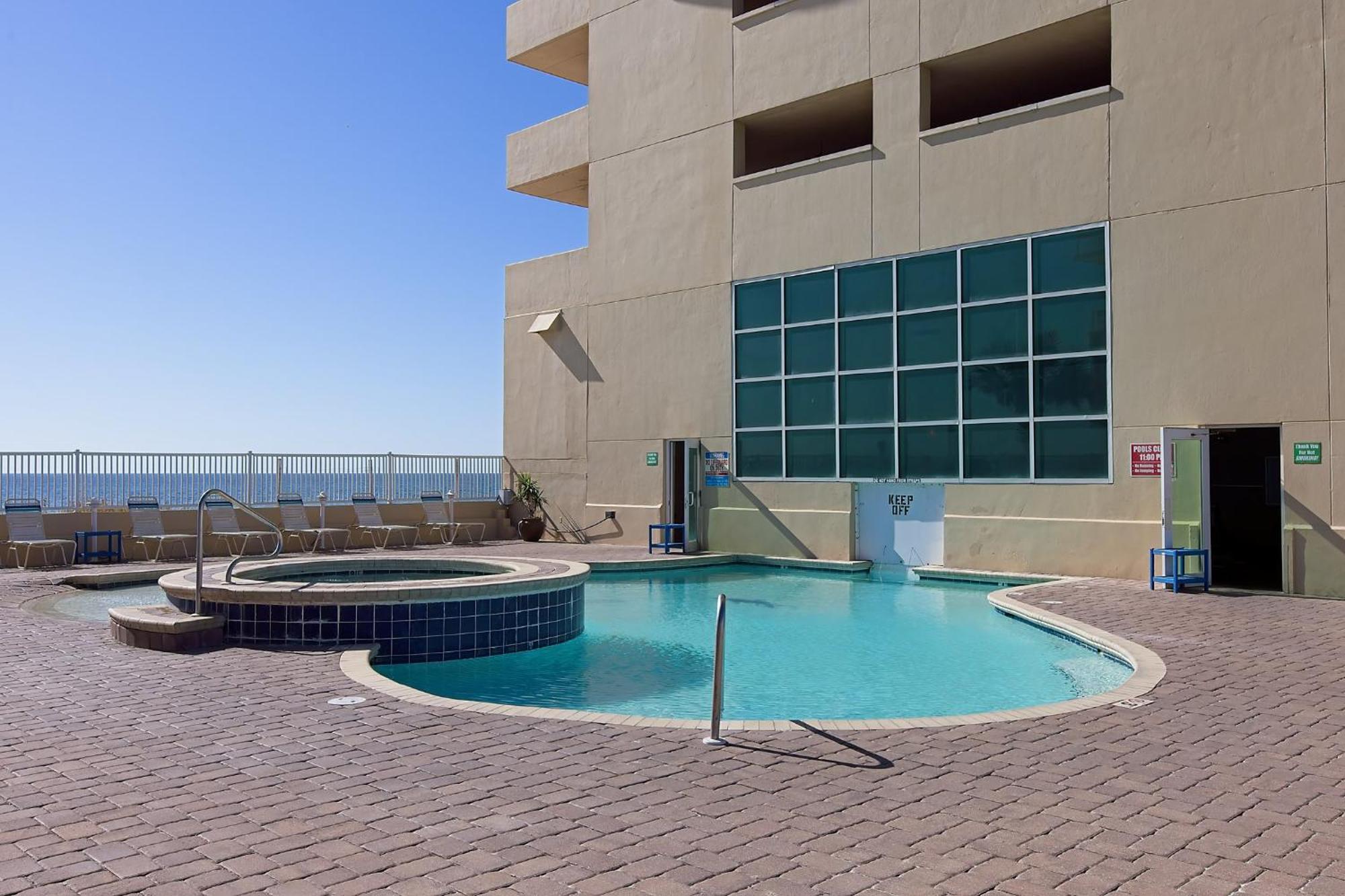 Holiday home Crystal Shores West 501