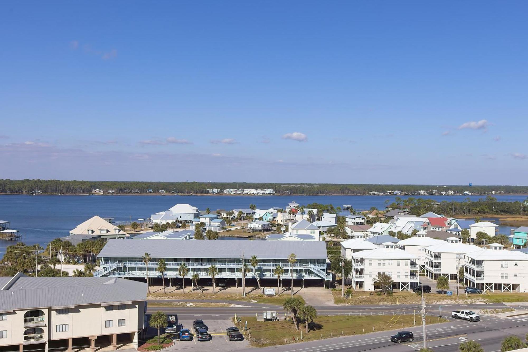 Holiday home Crystal Shores West 501