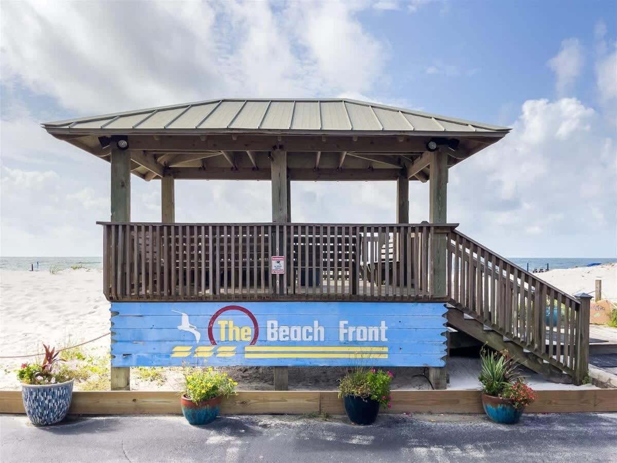Front 101 Your Spacious Beachside Retreat Holiday home Gulf Shores