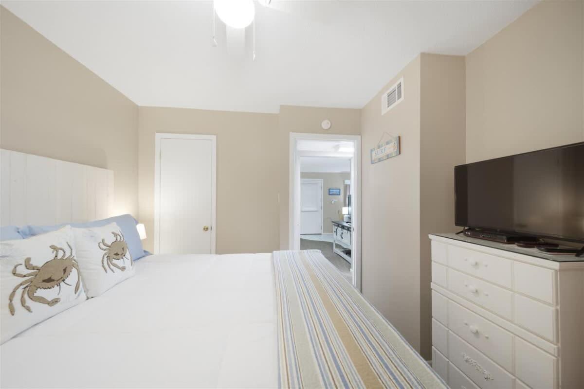 Holiday home Front 101 Your Spacious Beachside Retreat *
