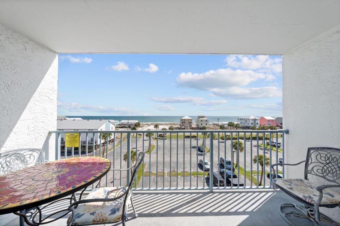 Surf & Racquet 515a * Gulf Shores
