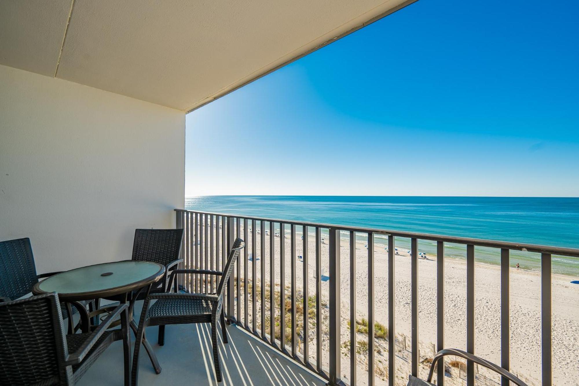 Apartment Island Sunrise 663