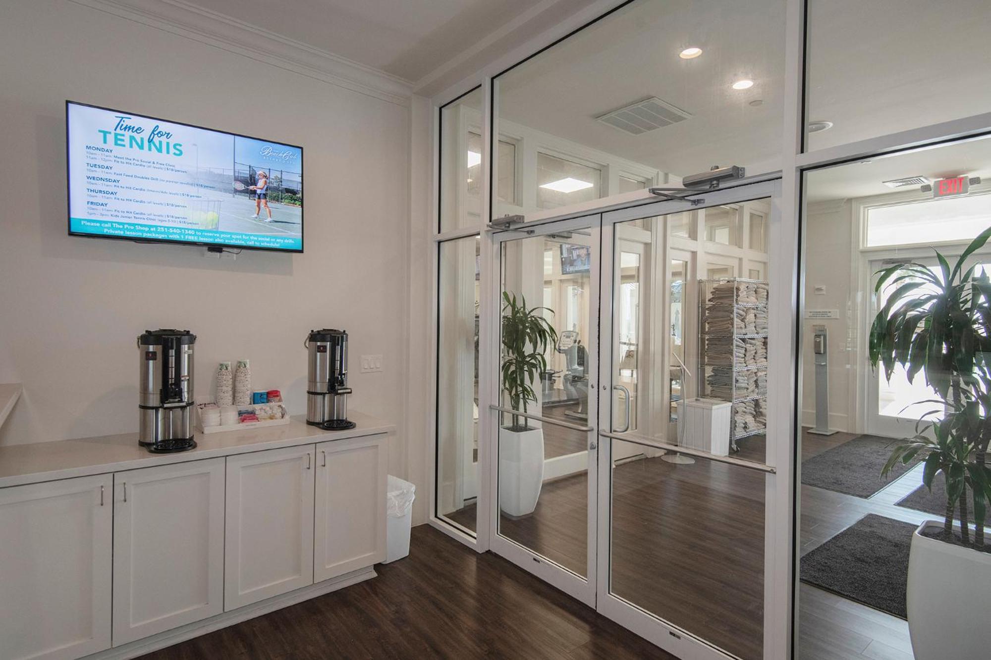 Doral 103 - Charming Beachfront / Ground Floor Condo! *