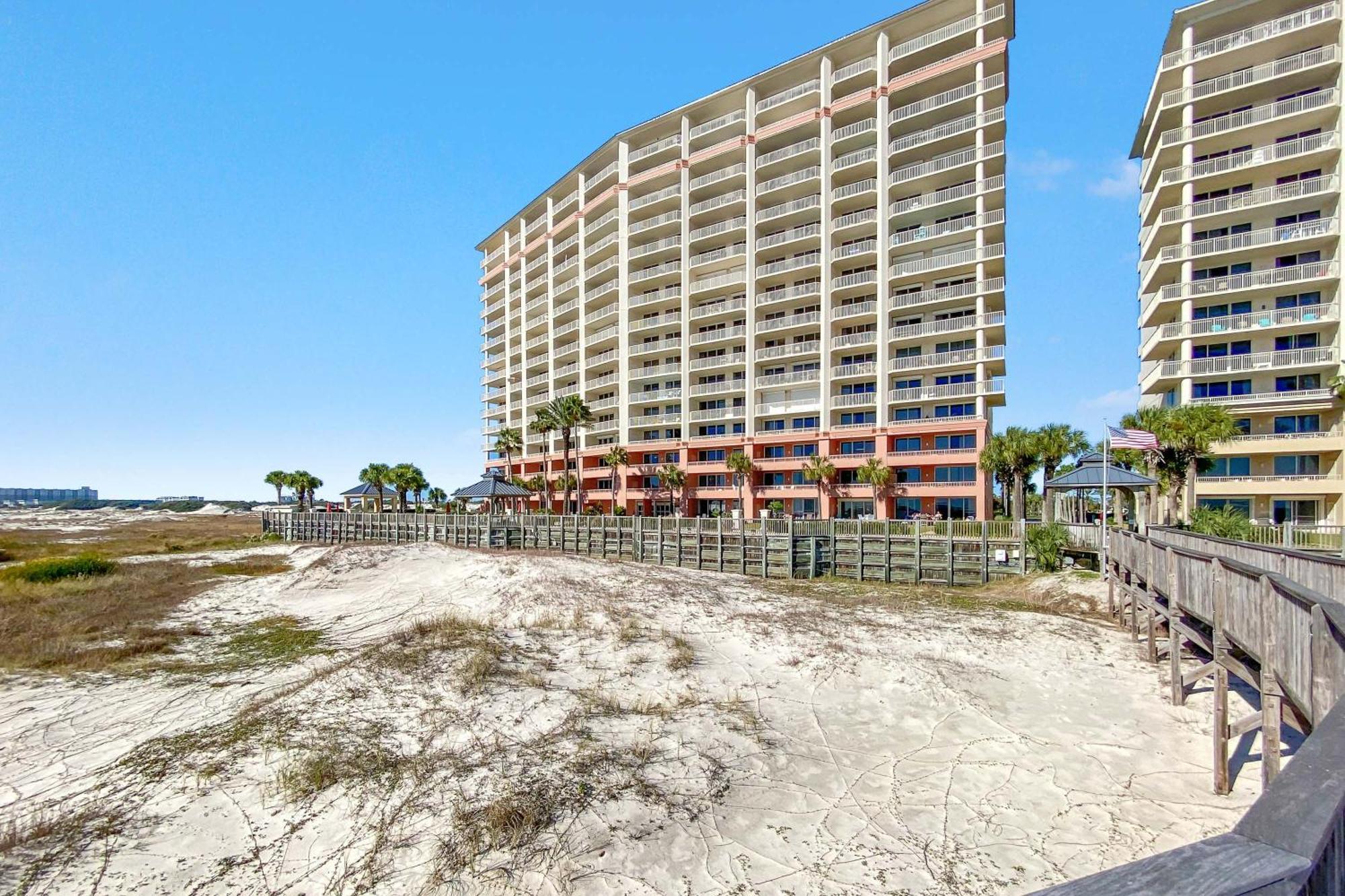 Doral 103 - Charming Beachfront / Ground Floor Condo! Gulf Shores