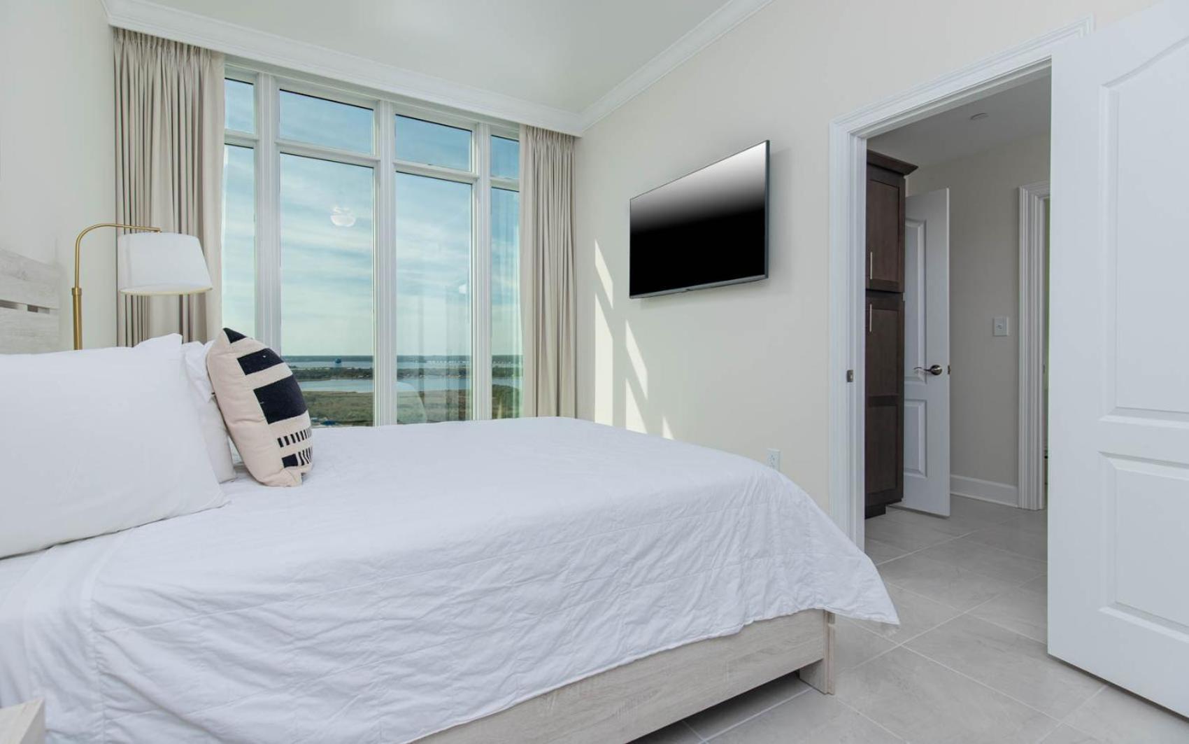 Phoenix Gulf Towers 1701 Apartment