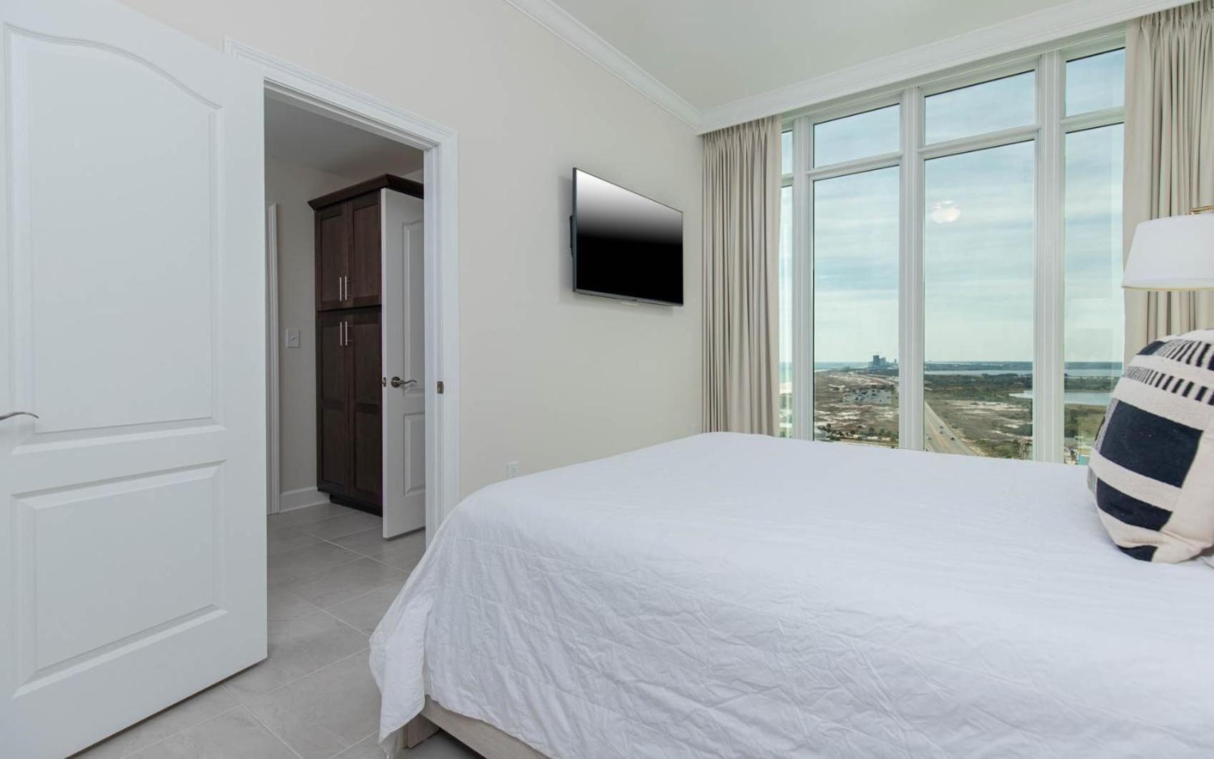 Phoenix Gulf Towers 1701 Apartment *