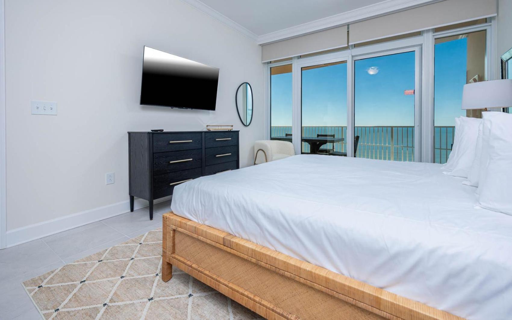 Phoenix Gulf Towers 2104 Apartment *