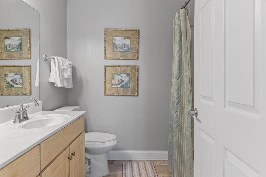 Apartment Crystal Shores 1104 Gulf Shores