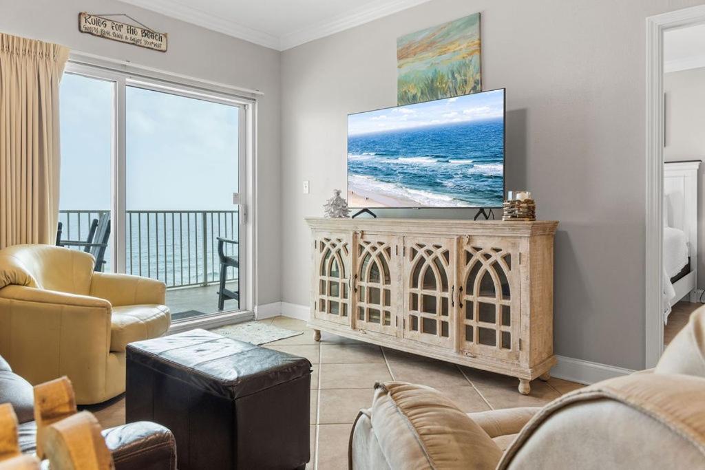 Crystal Shores 1104 Apartment *