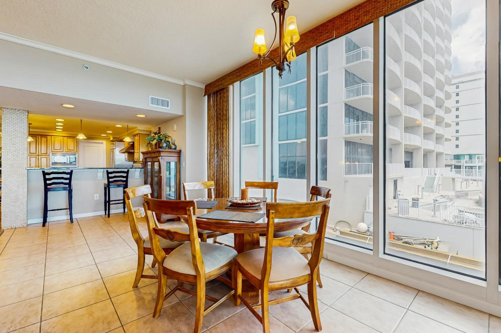 The Colonnades Iv Apartment *