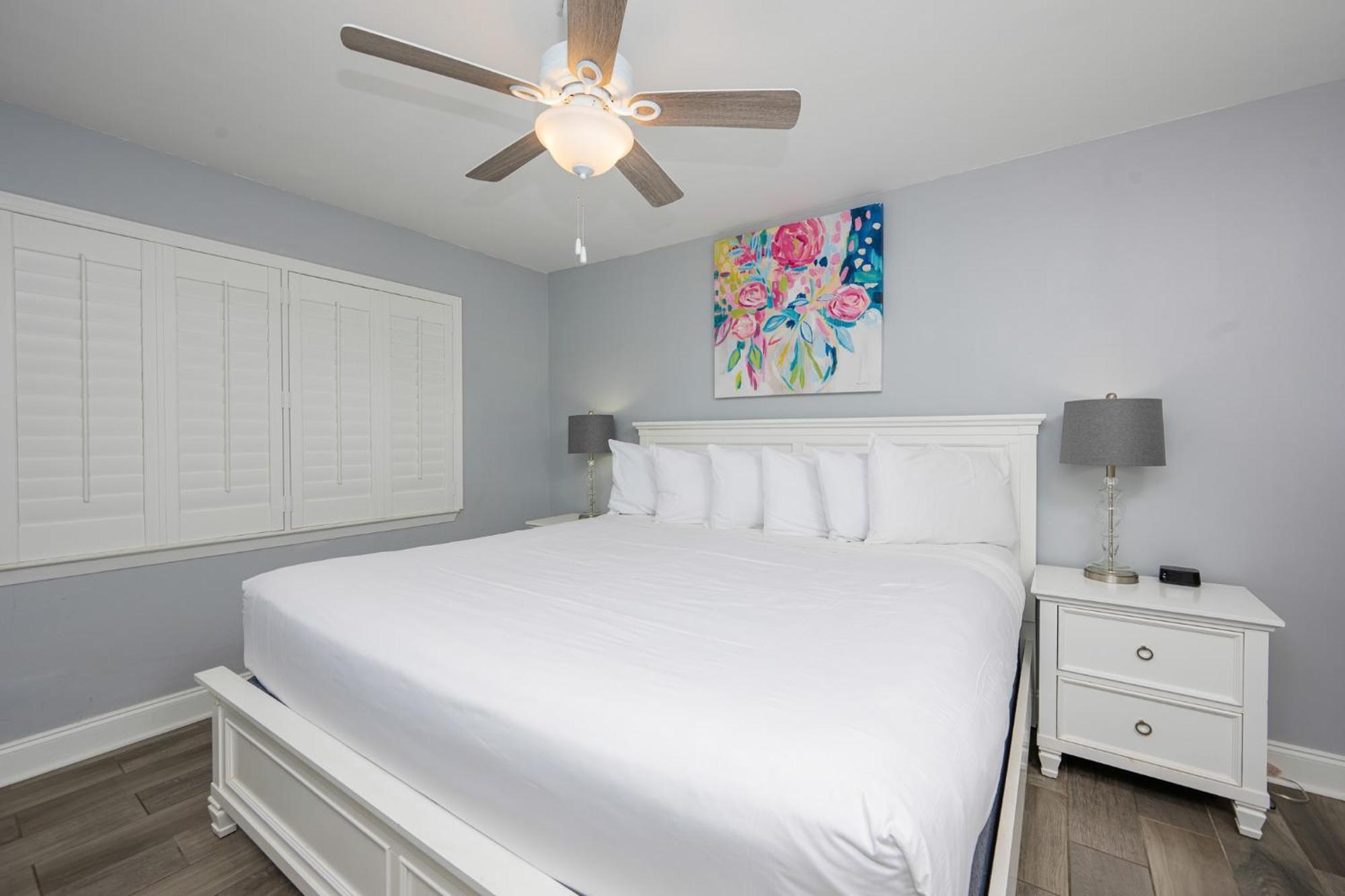 Harbor House B19 Apartment