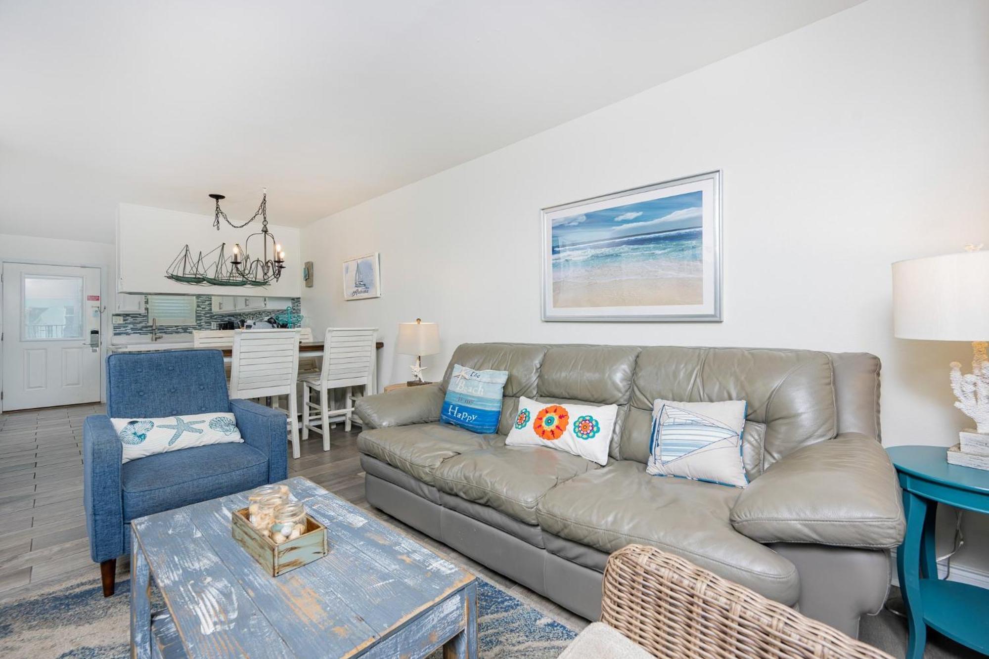 Harbor House B19 Apartment *