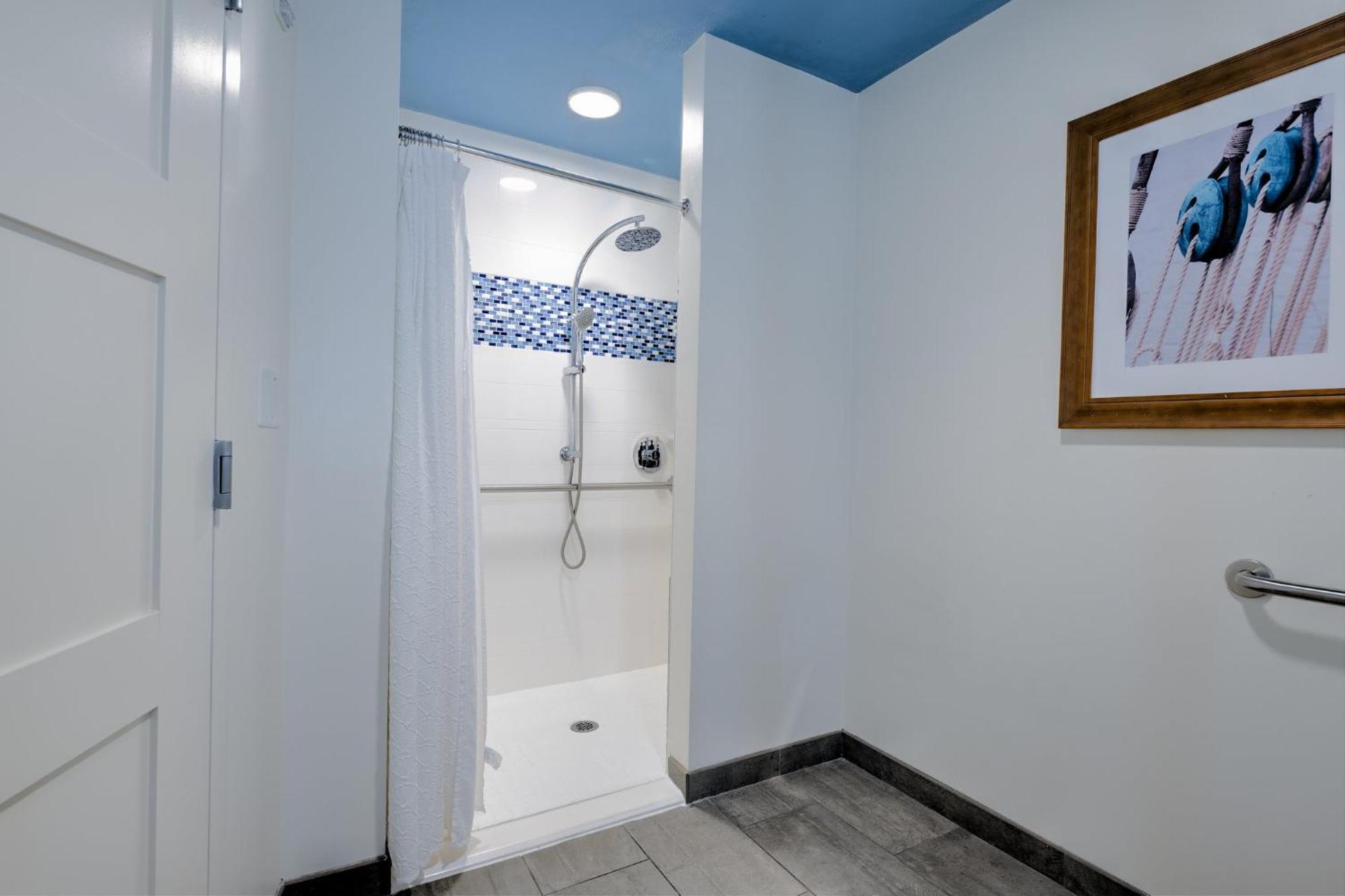Indigo Orange - By Ihg 3*