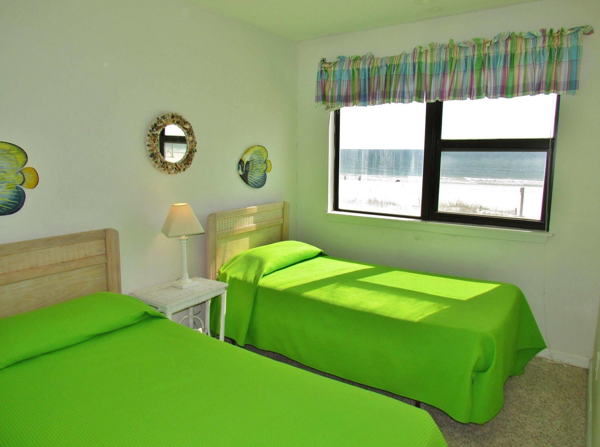 Island Shores Apartment *
