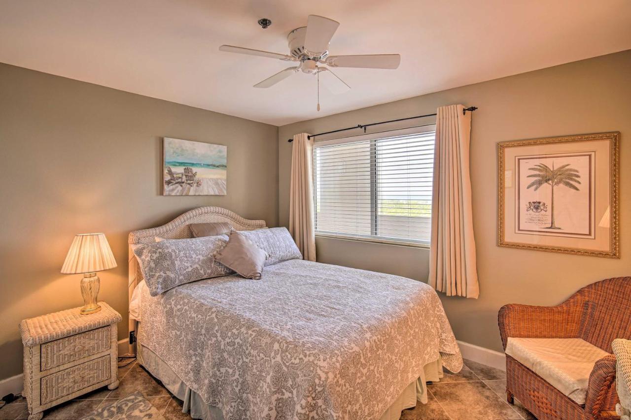 Apartment Waterfront Escape With Amenities! Gulf Shores