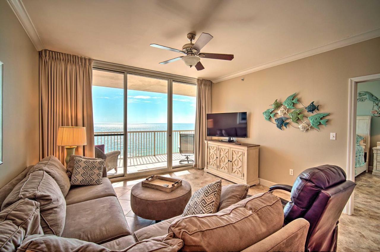 Apartment Waterfront Escape With Amenities!
