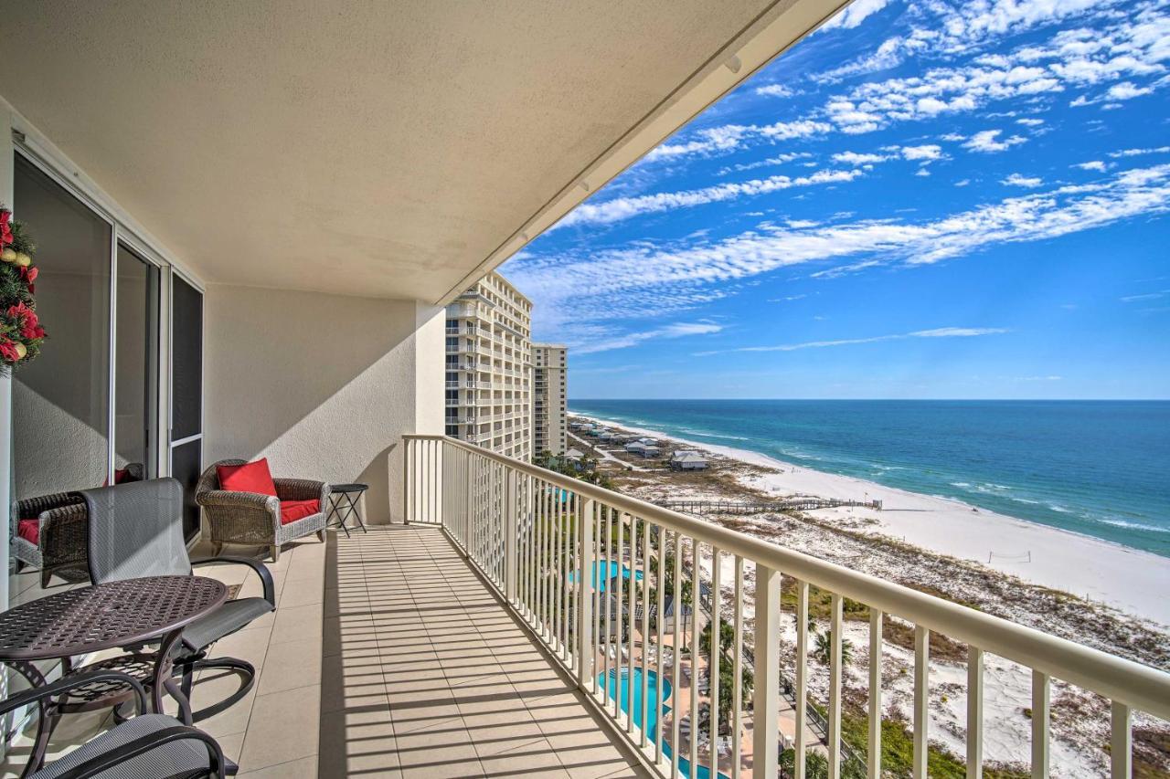 Apartment Waterfront Escape With Amenities!
